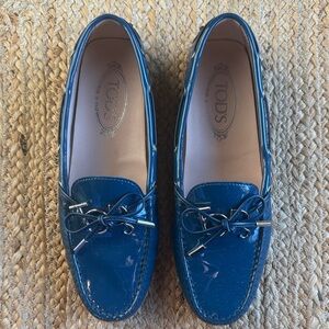 Tod's City Gommini Loafers Patent Blue Monogram Clasp Rubber Pebble Outsole 8.5